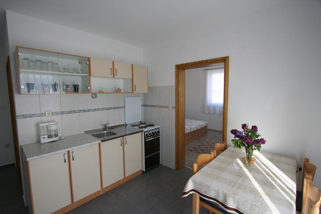 Apartments Mihalic Šilo Eksteriør bilde