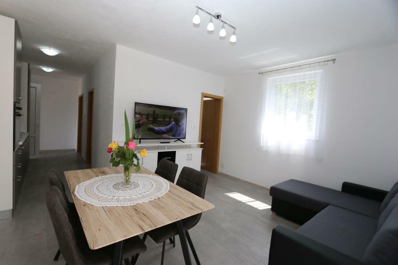 Apartments Mihalic Šilo Eksteriør bilde